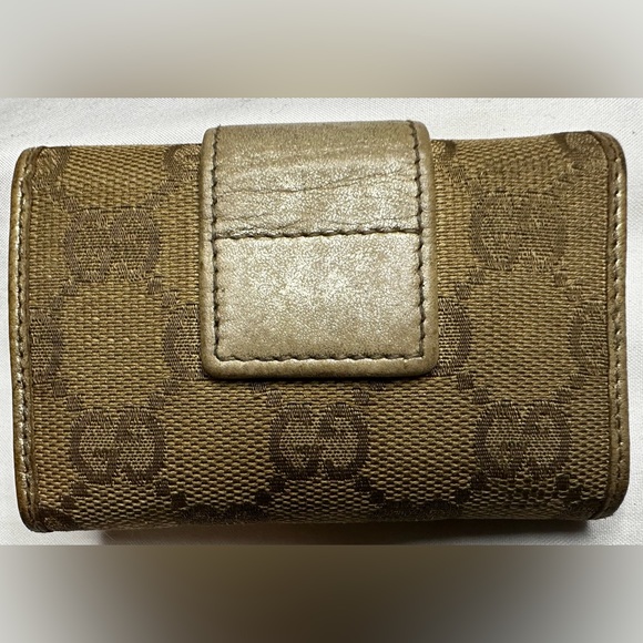 Authentic GUCCI Gold Monogram Key Holder GUC - Picture 15 of 17